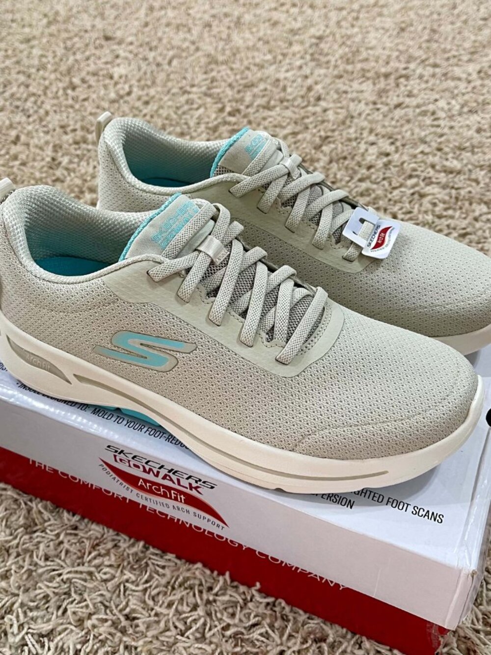 Skechers Women's GO WALK Arch Fit Elinda Bungee Sneakers Shoes, Size 8.5 (New)